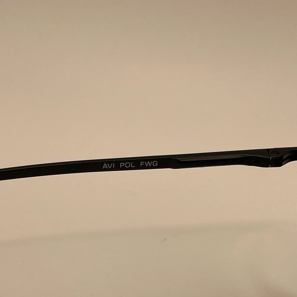 Foster Grant Aviator Sunglasses • Black